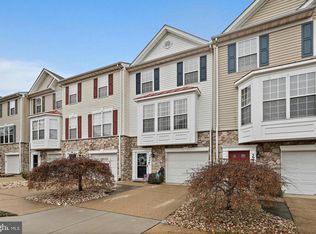 5941 Kirkcaldy Ln, Alexandria, VA 22315