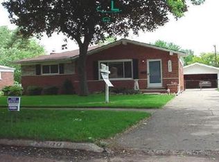 21900 Leyte St, Farmington, MI 48336