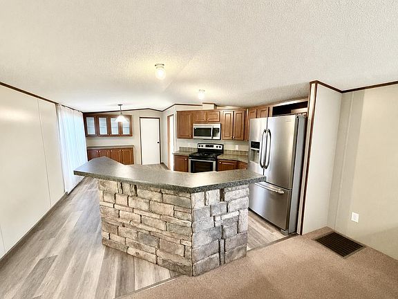 3rd image of 206 S 2nd St