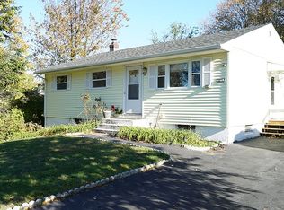 47 Putney Dr, West Haven, CT 06516