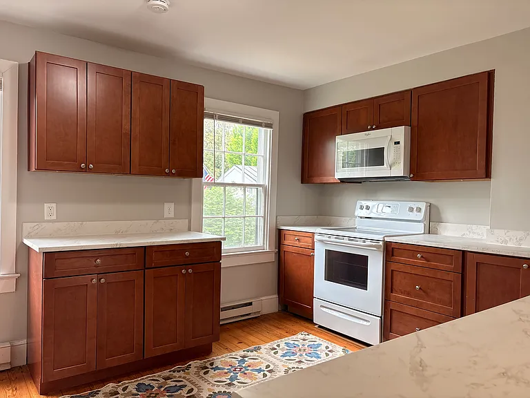 216 E Main St — Photo 10