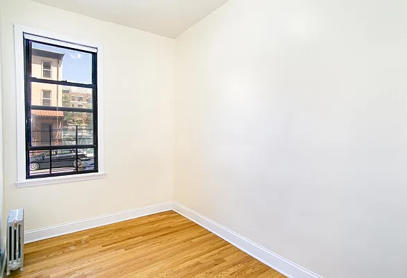 Rented by Century 21 Metropolitan | media 17