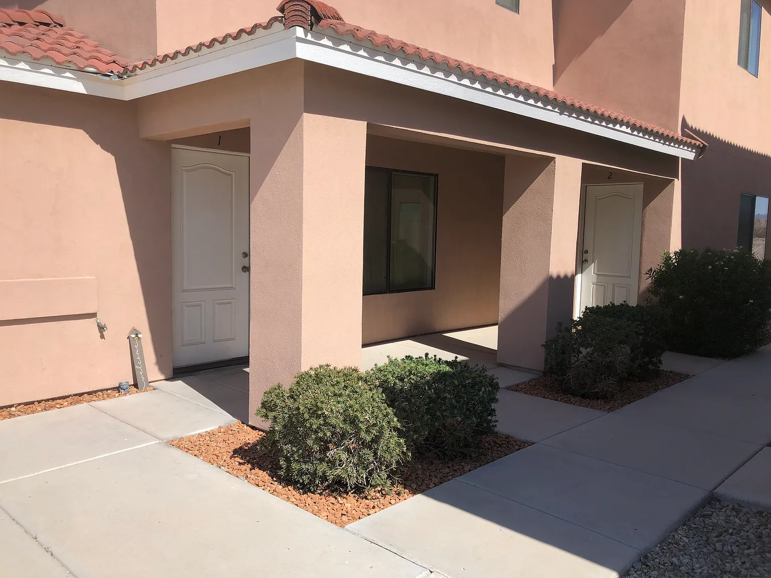 2 bed, 1228 sqft, $1,500 — Photo 2