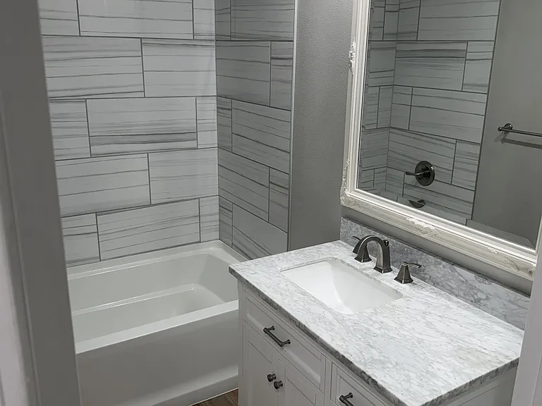 1902 Laura Ln — Photo 11