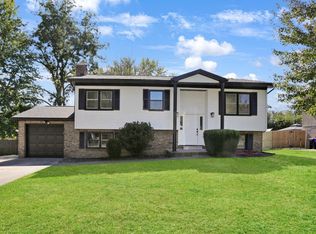 7455 Oakpark Dr, Newburgh, IN