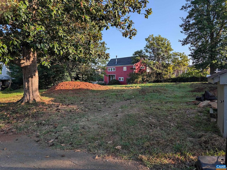 2nd image of 1105 Cherry St