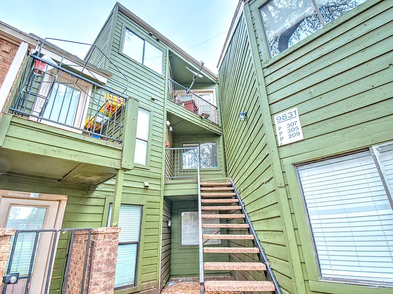 9831 Walnut St #209 — Photo 20