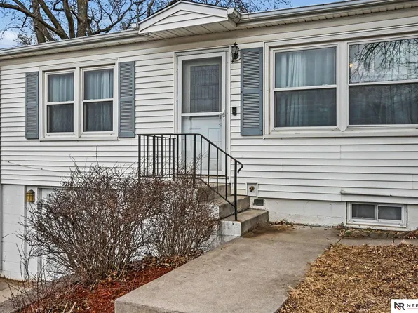 7330 Ira Ct, La Vista, NE 68128