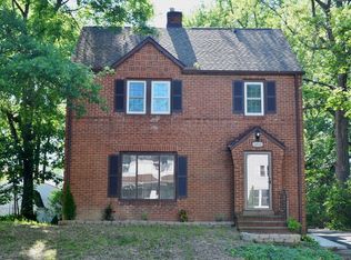 2352 S Taylor Rd, Cleveland Heights, OH 44118