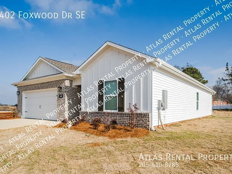 4402 Foxwood Dr — Photo 2