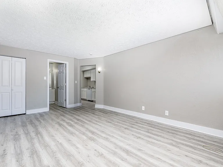Heritage Apartments — Photo 15