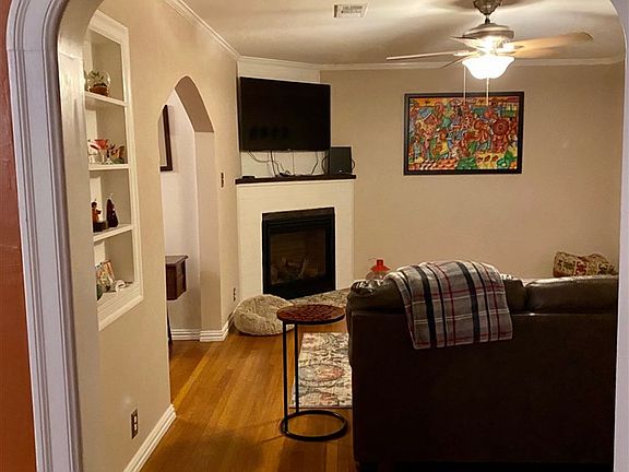 4th image of 2524 Gladys Ave