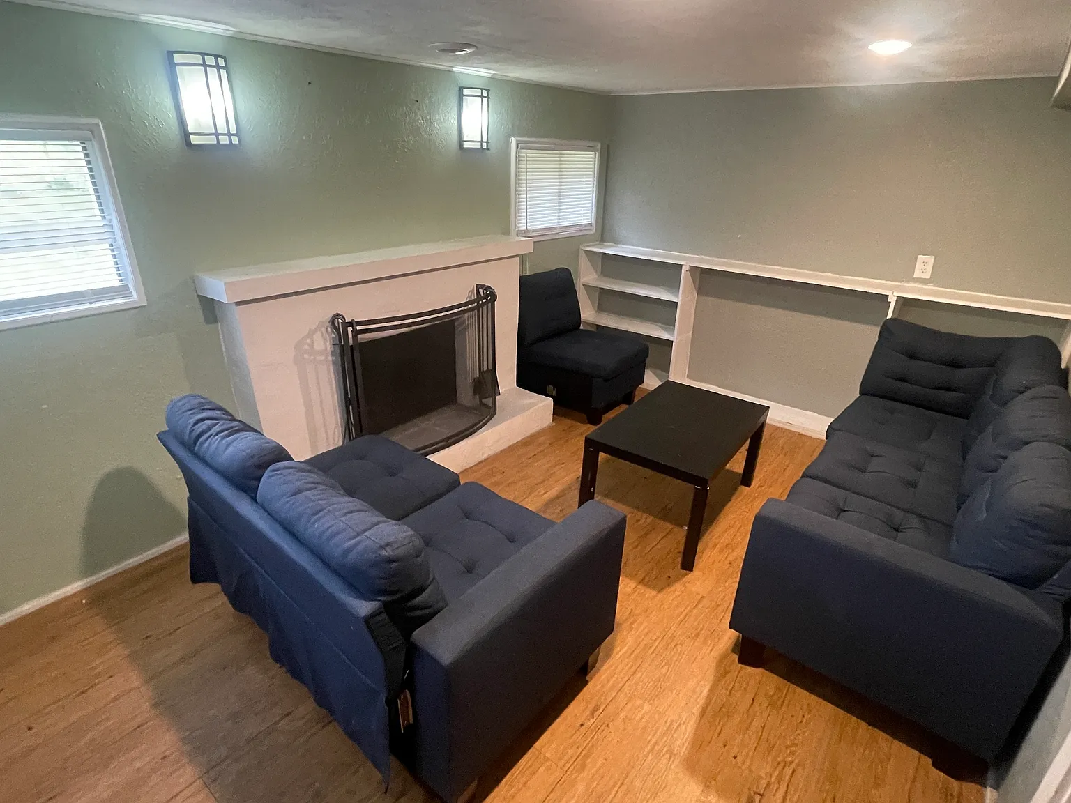 3 bed, 915 sqft, $1,500 — Photo 2