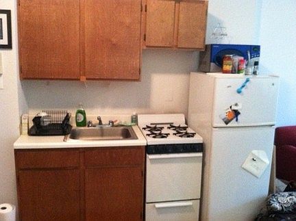 2nd image of 126 E 4th St APT 10