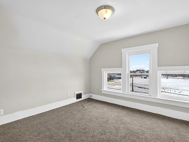 458 Kling St — Photo 25