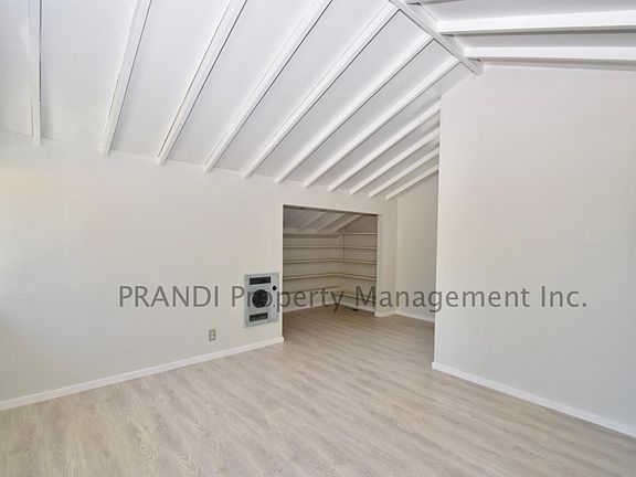 5th image of 18 Brennfleck Ave