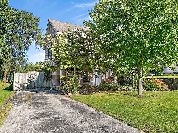 2nd image of 26205 N Acorn Ln