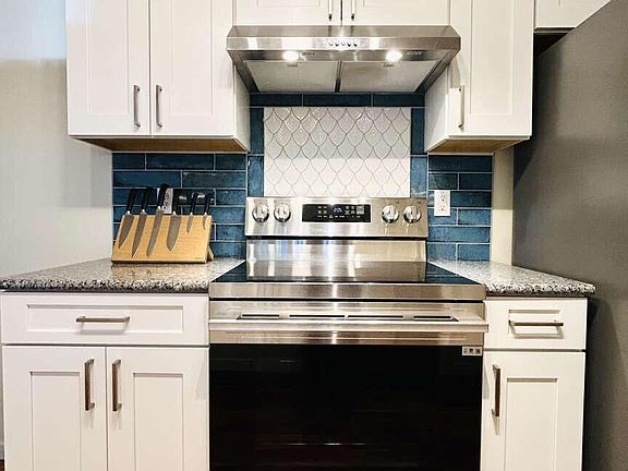 5th image of 2923 NE Deborah Ct