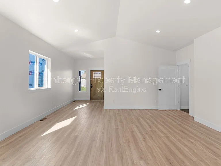 222 N Sargent Rd — Photo 9