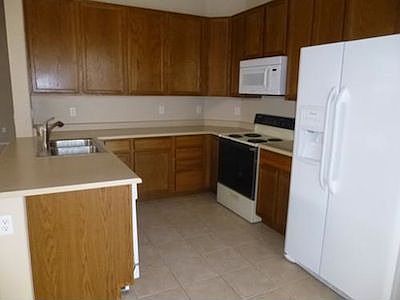 5th image of 2778 E Highland Ct