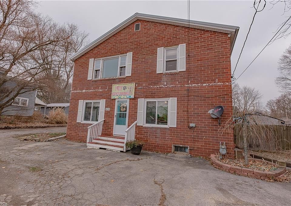 1st image of 430 W Main St