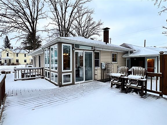 3rd image of 15 E Humbird Street