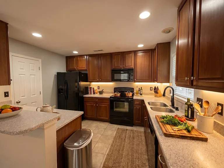 254 Buchanan Cir — Photo 4