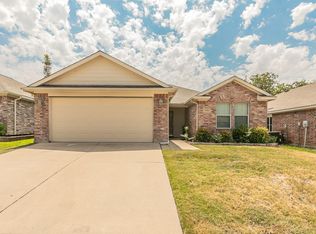 5556 Spring Ridge Dr, Watauga, TX 76137