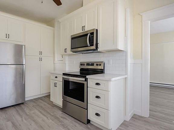 4th image of 818 Cowper St #4