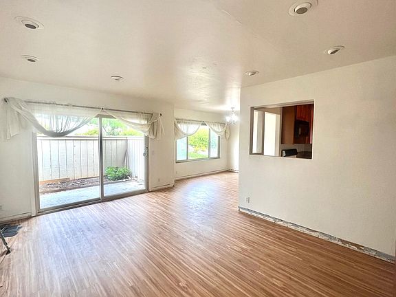 2nd image of 10208 Caminito Pitaya