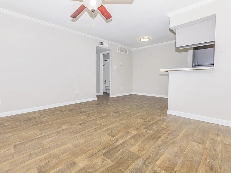 Oak Run Manor — Photo 15
