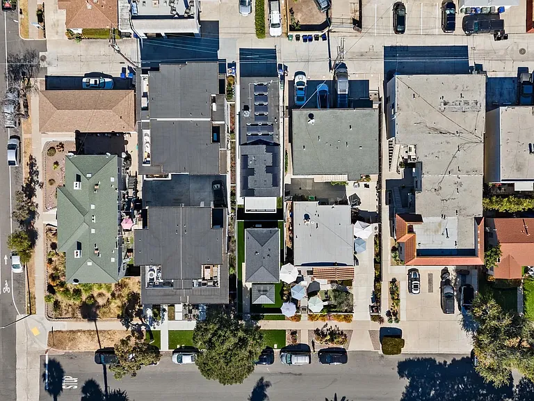 1020 Beryl St — Photo 33