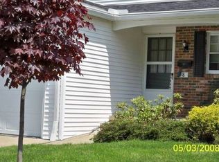 8 E Carriage Dr #8, Chagrin Falls, OH 44022