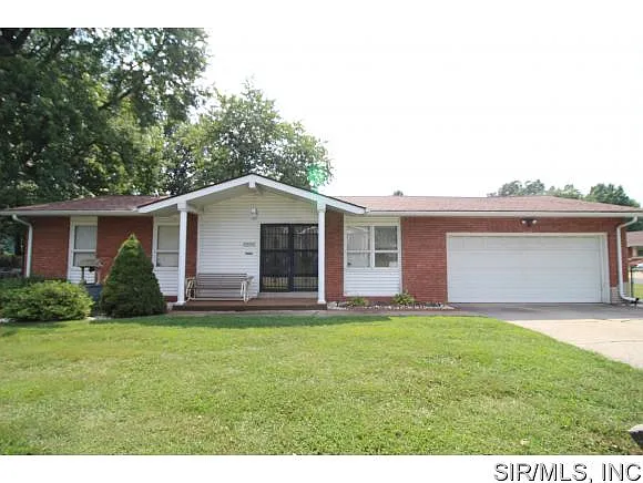 3272 Edgewood Ave photo 1