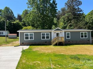 111 Sweetwater Dr, Statesville, NC 28625