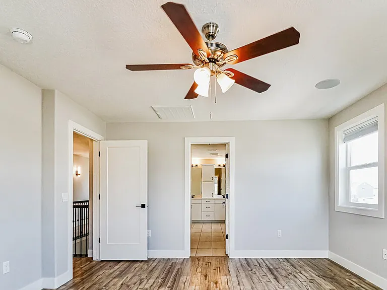 1611 W Parkview Dr — Photo 9