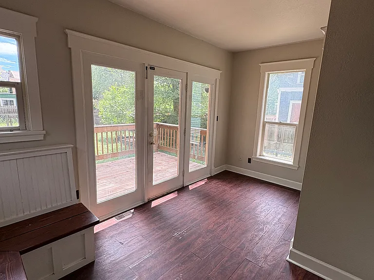 1105 E Platte Ave — Photo 14