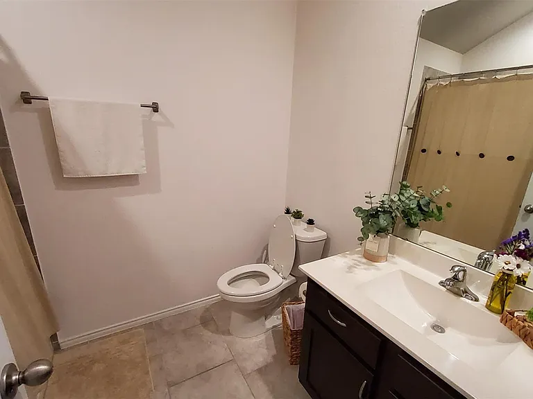 22607 Castello Lakes Dr — Photo 24
