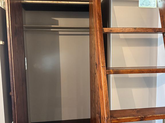 5th image of 13010 Grandview Rd #4