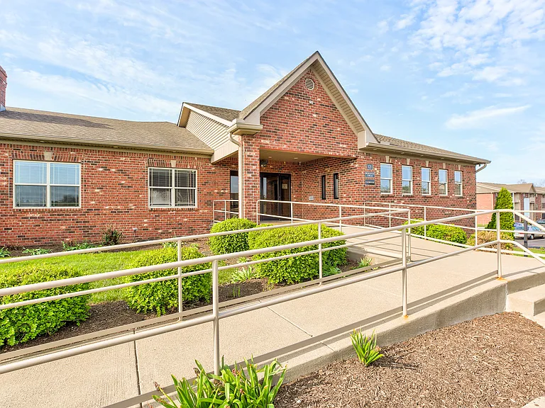 Shelby Oaks Apartments — Photo 17