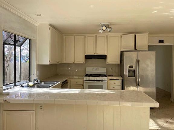 4th image of 4173 Olive Dr