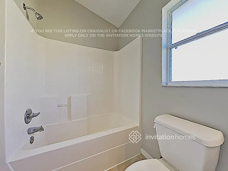 3282 Merrick Ave — Photo 12