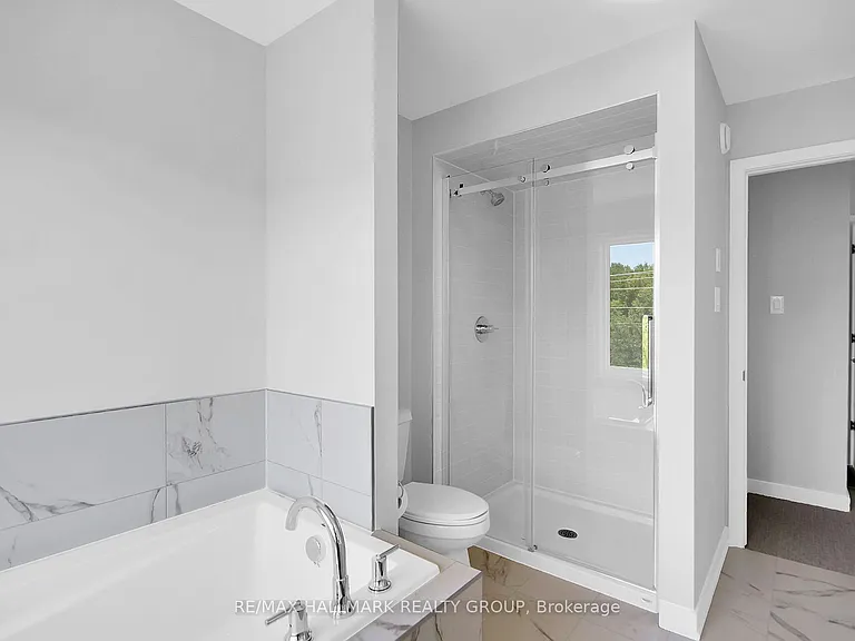 749 Newstead Cres — Photo 32