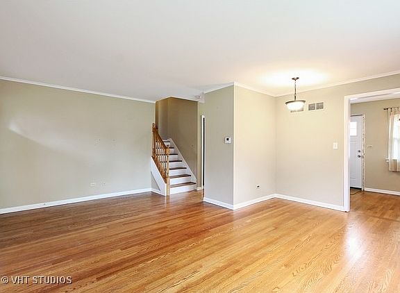3rd image of 377 Elk Blvd