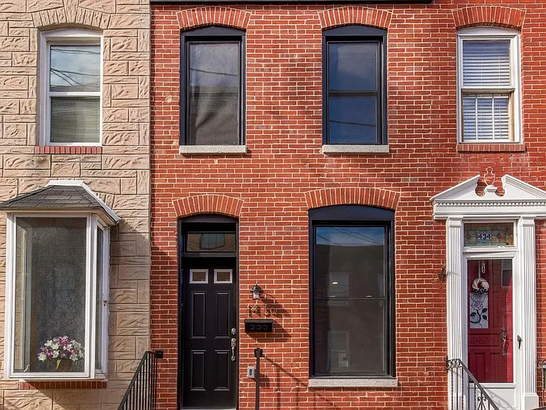1436 Haubert St — Photo 2