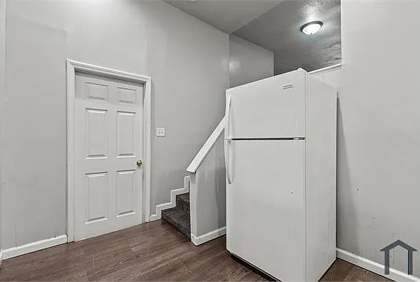 2568 W 19th Pl — Photo 11