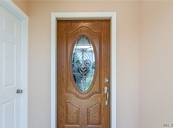 3rd image of 180 Duckpond Dr N