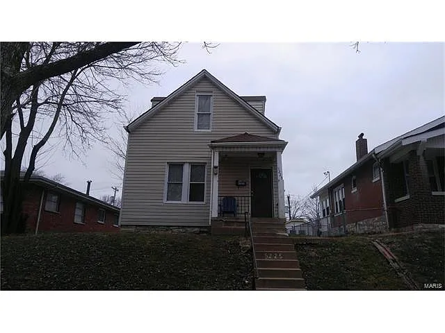 5225 S 37th St photo 1