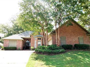 237 Greensview Dr, Brandon, MS 39047