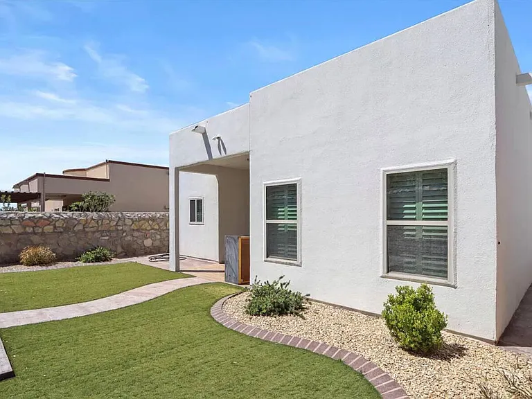 14258 Loma Esmeralda Dr — Photo 15